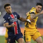 Desire Doue, autore di una doppietta nella finale di Champions League vinta dal Psg contro l'Inter, in un duello con Alessandro Bastoni