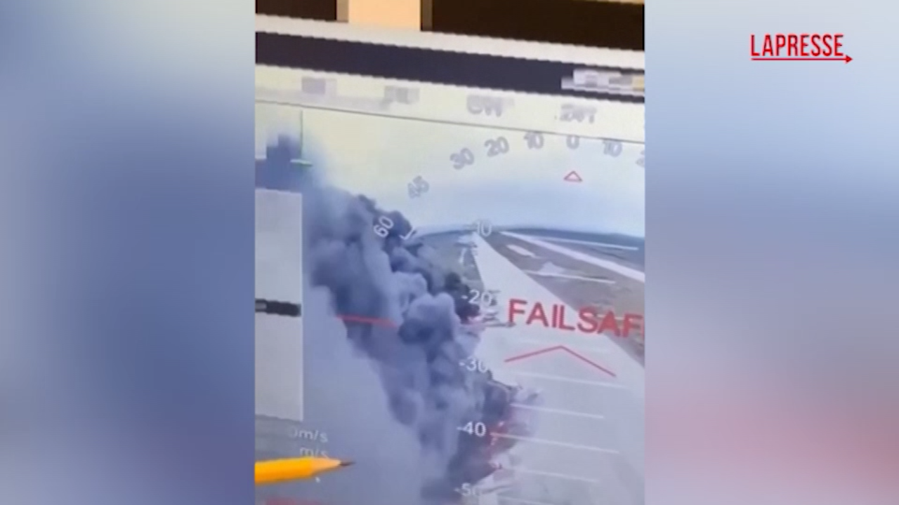 Ucraina, attacco con droni: distrutti 40 aerei russi Ucraina, attacco con droni: distrutti 40 aerei russi