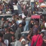 Gaza, il ritorno dei palestinesi a Khan Younis dopo il raid di Israele