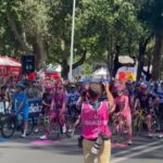 Giro d’Italia 2025, al via l’ultima tappa: minuto di silenzio per la moglie dell’ex ciclista olandese Gesink