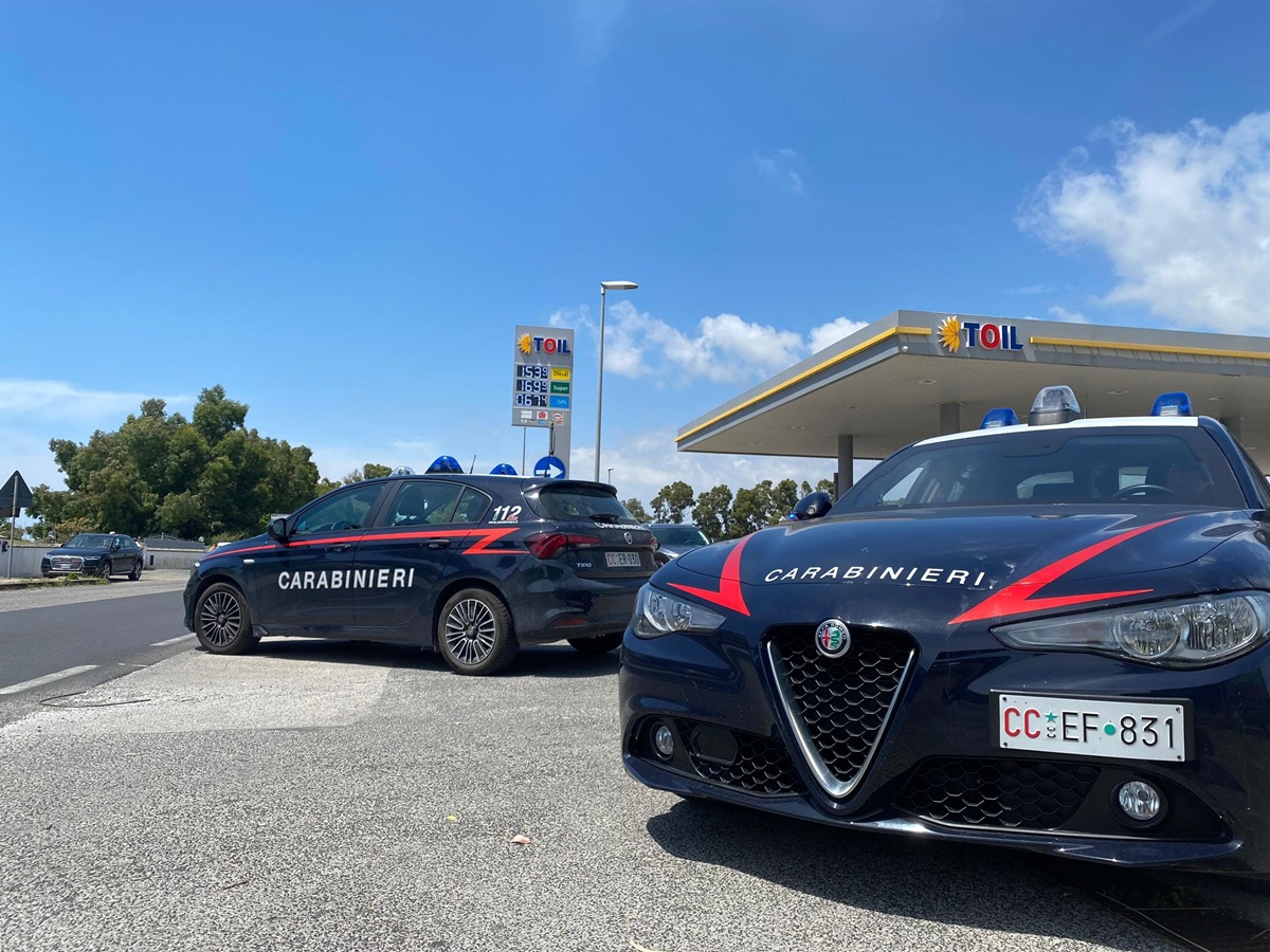 Ardea, benzinaio ucciso in una rapina: fermato un 18enne Ardea, benzinaio ucciso in una rapina: fermato un 18enne
