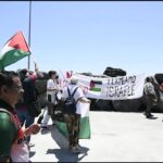 Gaza, a Catania bandiere palestinesi alla partenza di Freedom Flottilla