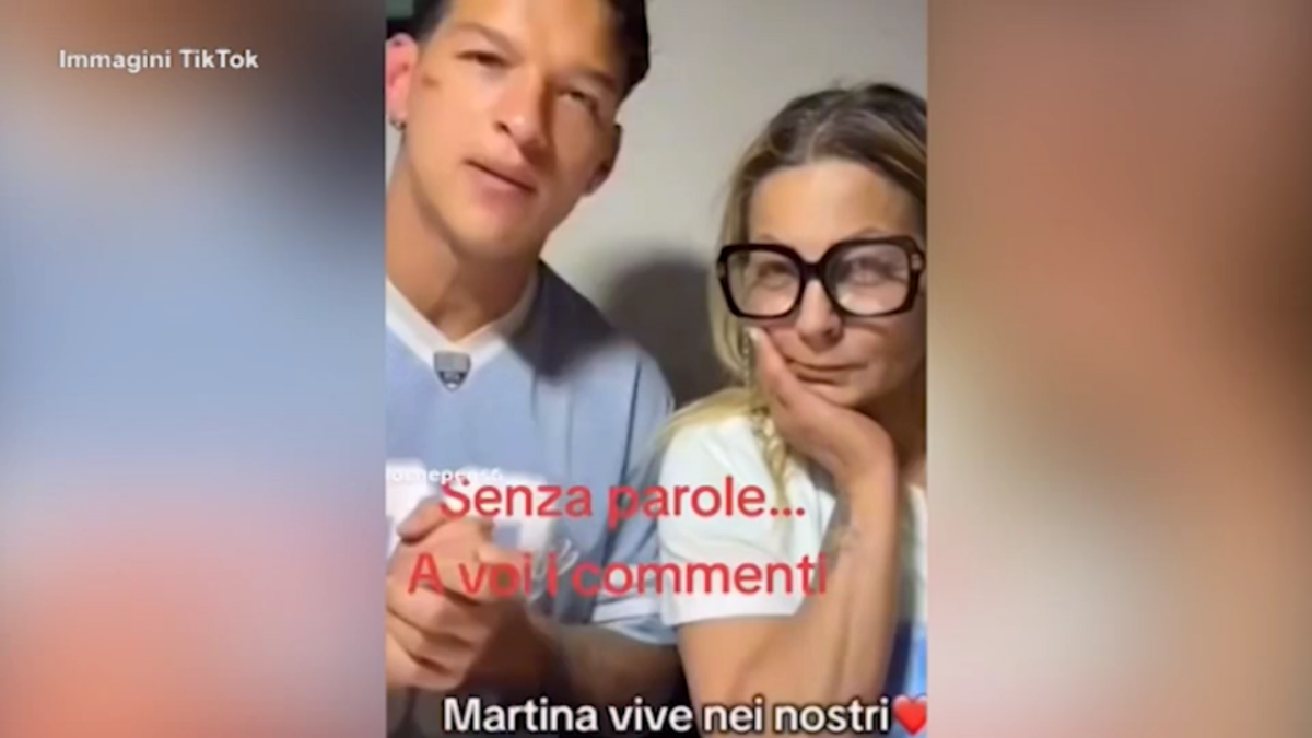 Martina Carbonaro, la madre e il video del panino in ricordo della figlia: polemica sui social