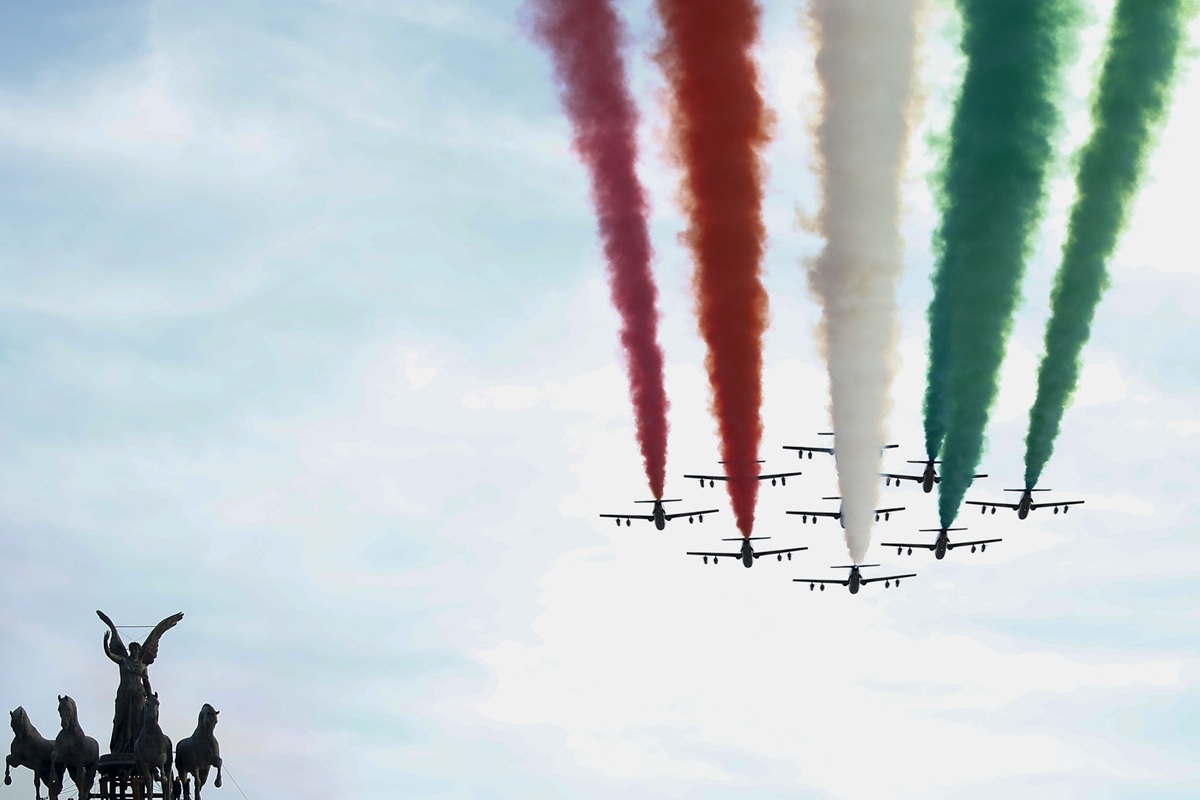 2 giugno mattarella valori costituzione sono base dell azione delle forze armate