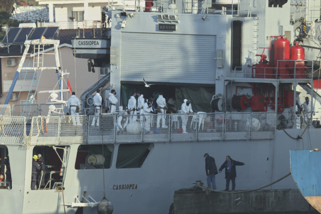 migranti corte ue ingresso illegale con figli minorenni non è favoreggiamento
