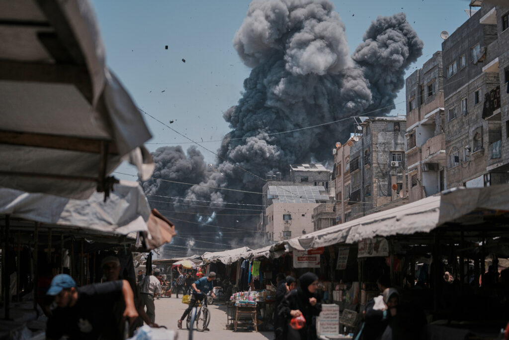 Gaza, 24 palestinesi uccisi in un centro di distribuzione aiuti: l’Idf ammette Gaza, 24 palestinesi uccisi in un centro di distribuzione aiuti: l’Idf ammette