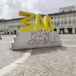 Torino: scritta ‘Meloni criminale’ in Piazza San Carlo