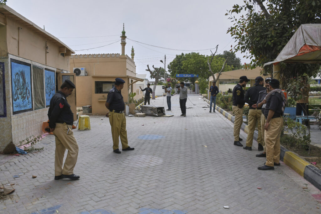 Terremoto Pakistan, 100 detenuti evasi a Karachi e un morto Terremoto Pakistan, 100 detenuti evasi a Karachi e un morto