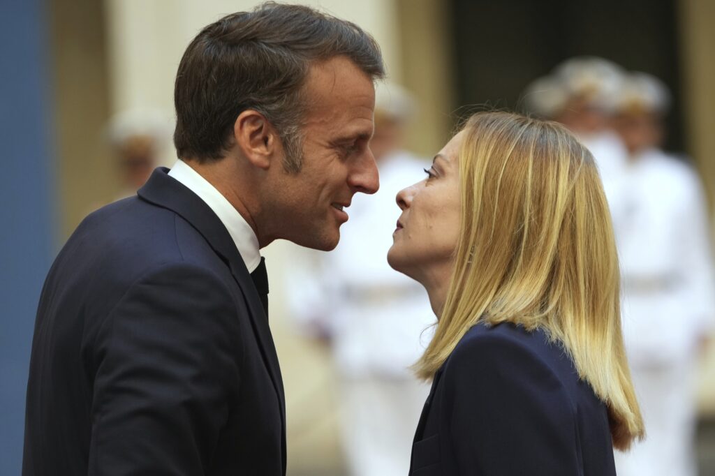 macron meloni al via il bilaterale a palazzo chigi