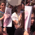 Funerali Martina Carbonaro, rabbia e commozione fuori dalla chiesa