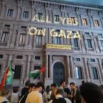 Milano, la scritta “All eyes on Gaza” sulla facciata di Palazzo Marino