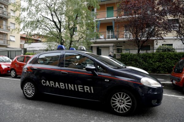 Bergamo, spara alla moglie e la uccide, poi si suicida
