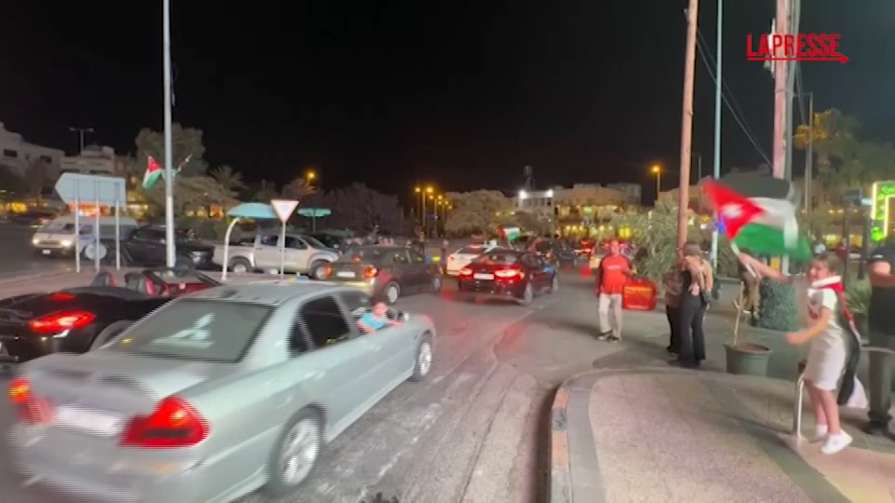Mondiali 2026, la Giordania qualificata per la prima volta: la gioia per le strade di Amman Mondiali 2026, la Giordania qualificata per la prima volta: la gioia per le strade di Amman