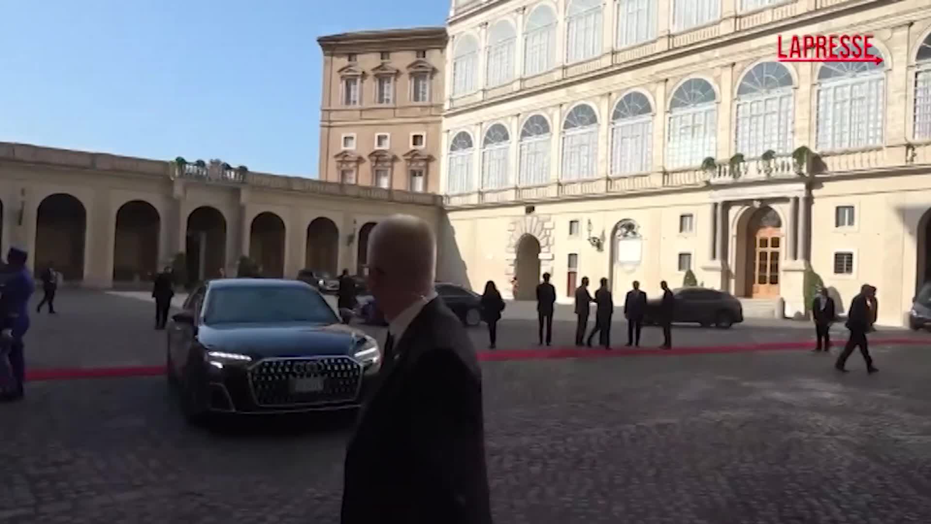 Vaticano, l’arrivo di Mattarella per l’incontro ufficiale con Papa Leone XIV Vaticano, l’arrivo di Mattarella per l’incontro ufficiale con Papa Leone XIV