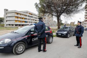 Napoli, denunciano scomparsa del padre ma lo hanno ucciso: arrestati due fratelli