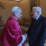 Papa Leone XIV incontra Mattarella: stretta di mano e sorrisi