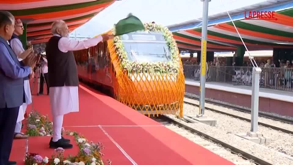 India, Modi inaugura la linea ferroviaria che unisce il Kashmir alle pianure: un progetto da 5 mld di dollari India, Modi inaugura la linea ferroviaria che unisce il Kashmir alle pianure: un progetto da 5 mld di dollari
