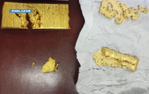 Milano, rubava oro nascondendolo nei dreadlocks: indagato 38enne