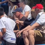 Ranieri a sorpresa in un campo di periferia a Roma