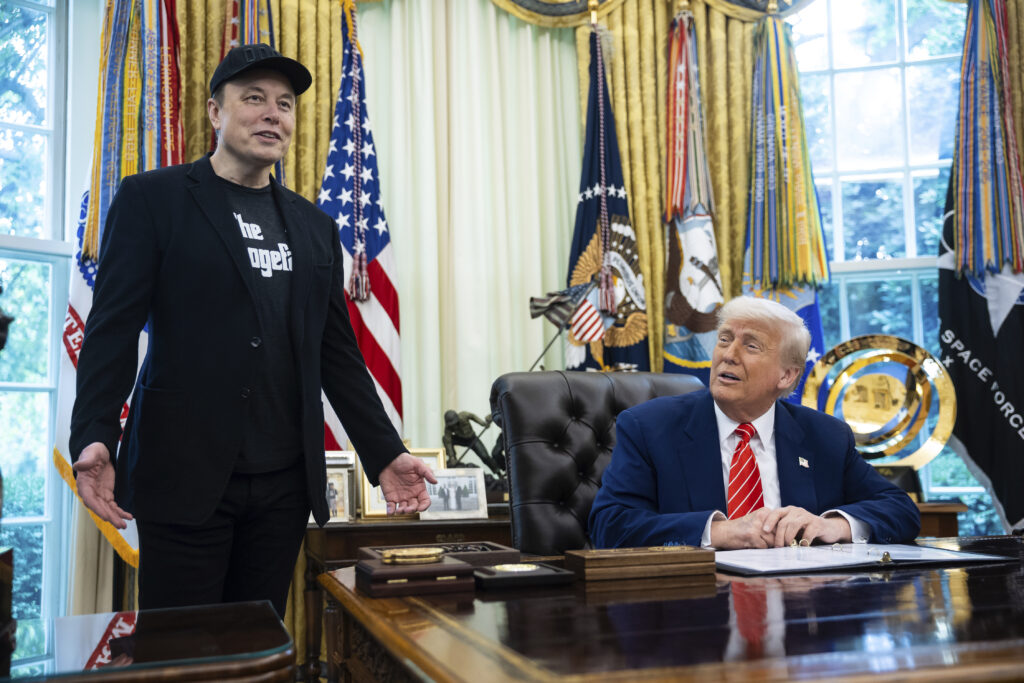 Trump: “Esamineremo tutti i contratti di Musk col governo”. Il miliardario: “Serve nuovo partito” Trump: “Esamineremo tutti i contratti di Musk col governo”. Il miliardario: “Serve nuovo partito”
