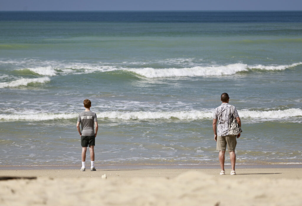 Giornata degli Oceani, Greenpeace: 51% degli italiani ritiene che i mari siano tra ecosistemi più minacciati Giornata degli Oceani, Greenpeace: 51% degli italiani ritiene che i mari siano tra ecosistemi più minacciati