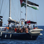 Gaza, Katz: “Impediremo alla Freedom Flotilla di arrivare”. Gli attivisti: “Non torneremo indietro”