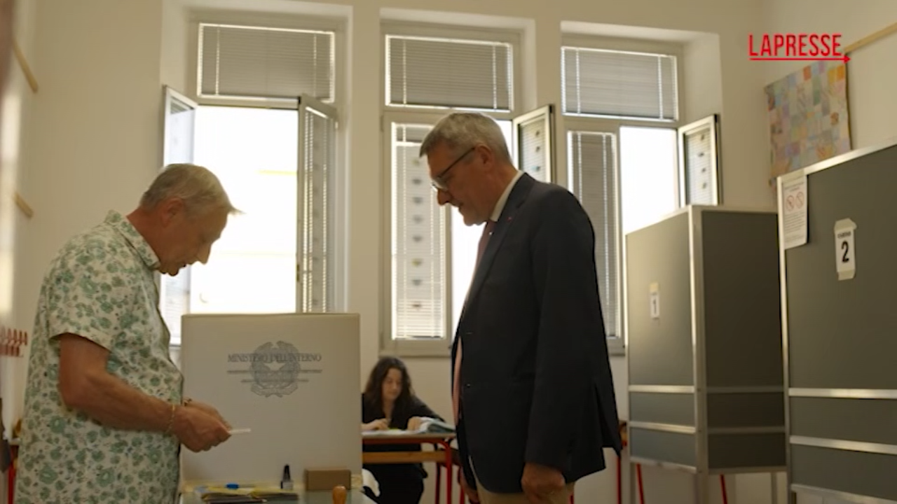Referendum 8 e 9 giugno, Landini vota a San Polo d’Enza Referendum 8 e 9 giugno, Landini vota a San Polo d’Enza