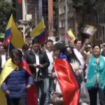 Colombia, migliaia in piazza a Bogotà dopo l’attentato a Uribe
