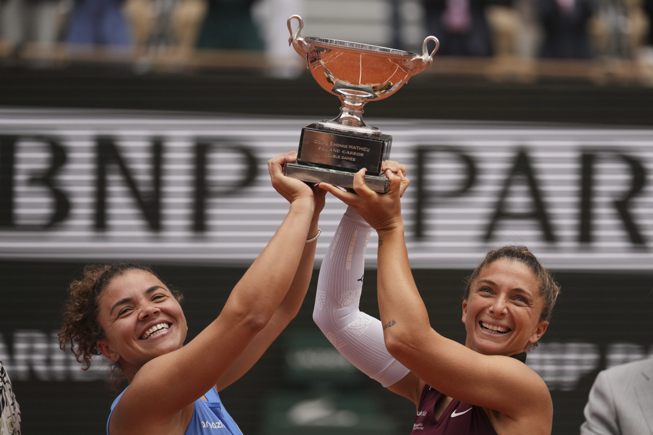 Roland Garros 2025, Errani e Paolini vincono la finale di doppio femminile Roland Garros 2025, Errani e Paolini vincono la finale di doppio femminile