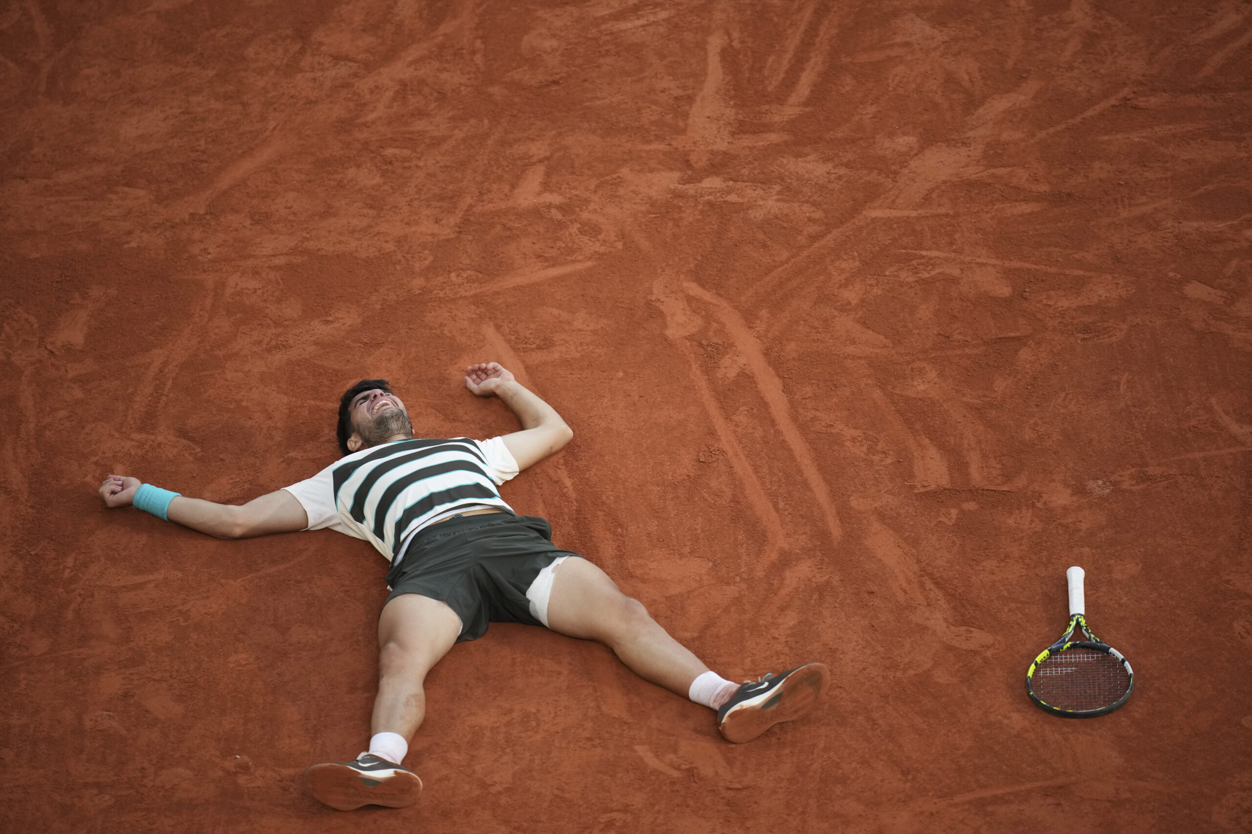 Roland Garros 2025, Sinner si arrende ad Alcaraz al termine di una finale epica