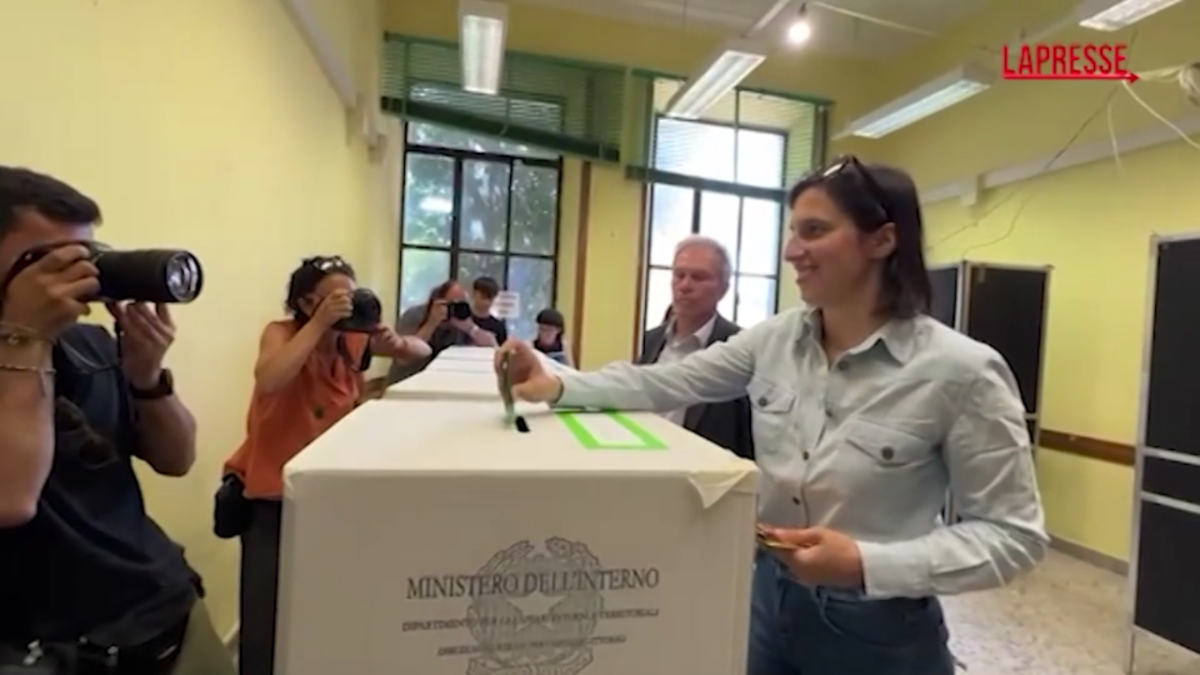 Referendum 8 e 9 giugno, Schlein al seggio tra selfie e applausi