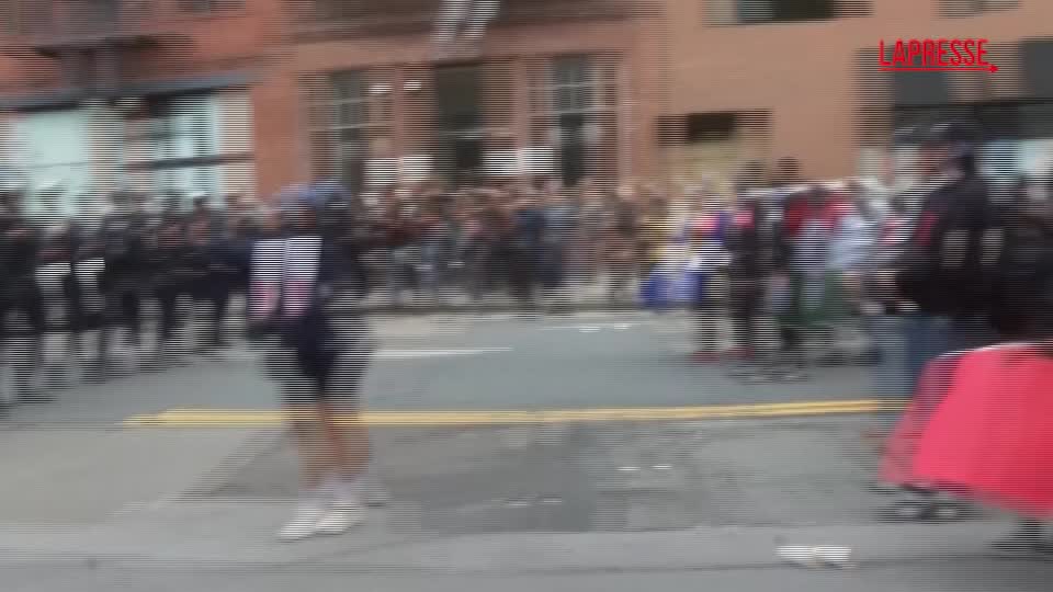 Scontri a Los Angeles, anche San Francisco si unisce alla protesta: le immagini Scontri a Los Angeles, anche San Francisco si unisce alla protesta: le immagini