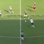 Francesco Totti, gol da centrocampo durante la partita di ‘Operazione Nostalgia’