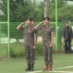 Corea del Sud, RM e V dei BTS salutano i fan e i media dopo il congedo militare