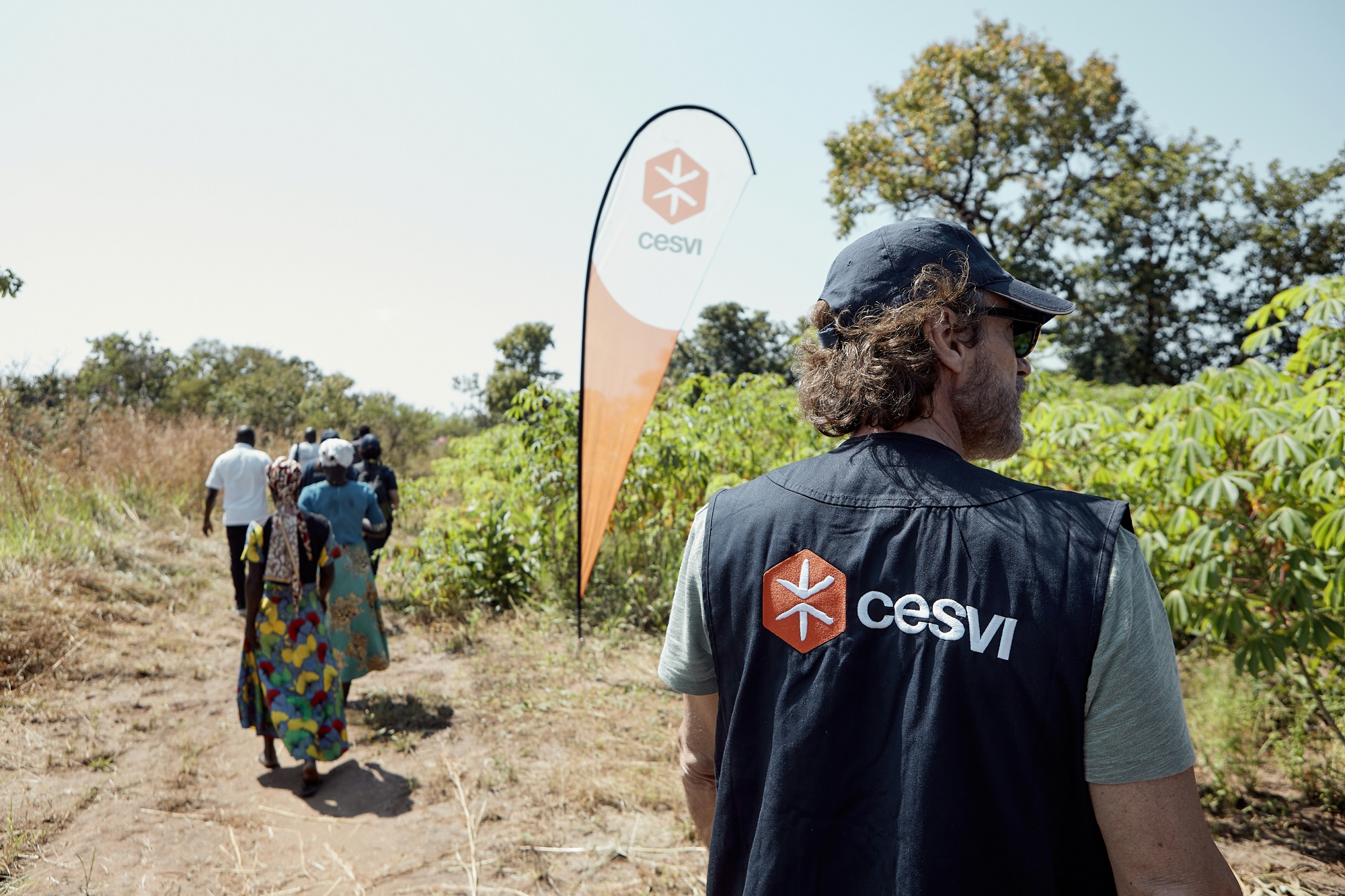 uganda alessio boni e cesvi raccontano in un docufilm la vita dei rifugiati di palabek