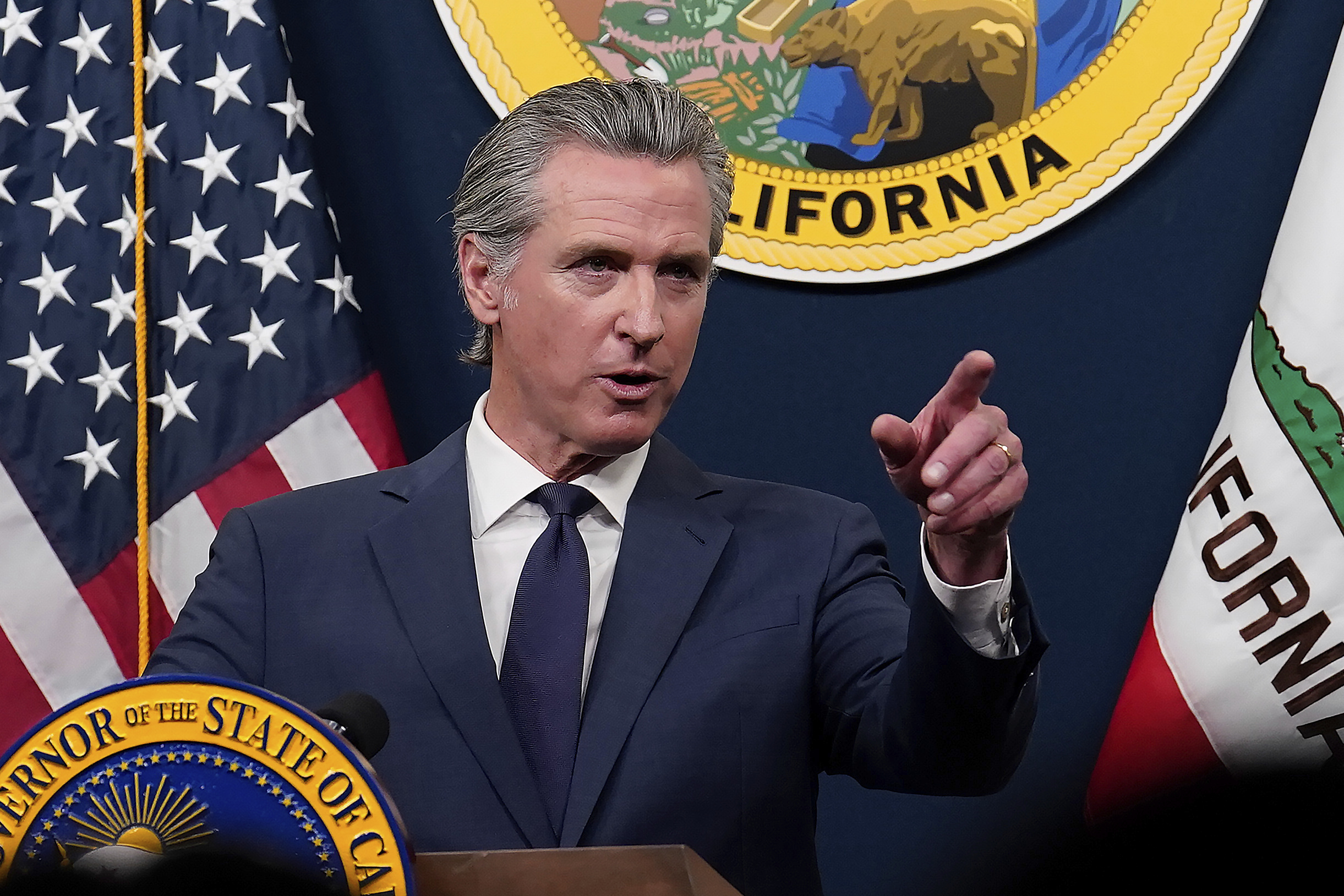 Los Angeles, il governatore Newsom fa causa a Trump: “È pericoloso”