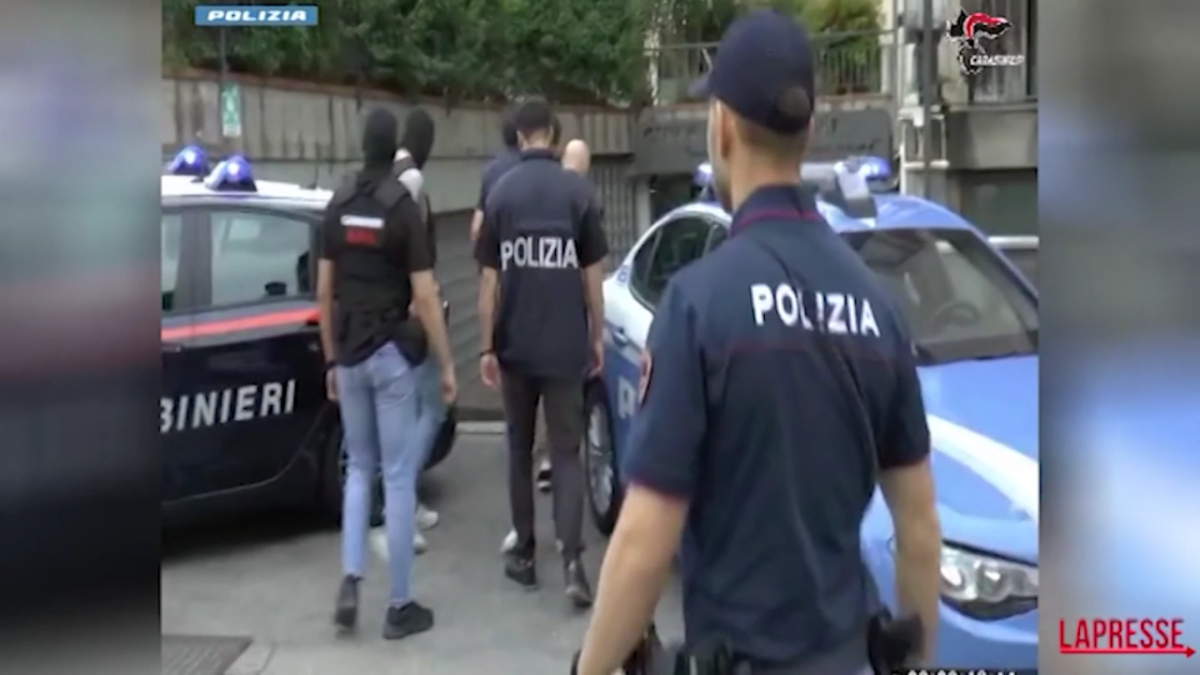 Varese, perquisita sede Do.Ra.: 10 indagati per apologia del fascismo