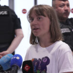 Freedom Flotilla, Greta Thunberg espulsa da Israele arriva a Parigi: “Rapiti in acque internazionali”