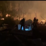 Ucraina, attacco russo con droni su Kharkiv: le immagini degli appartamenti in fiamme