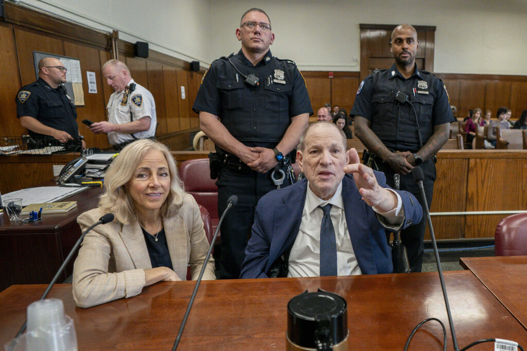 MeeToo, Harvey Weinstein colpevole di crimini sessuali MeeToo, Harvey Weinstein colpevole di crimini sessuali