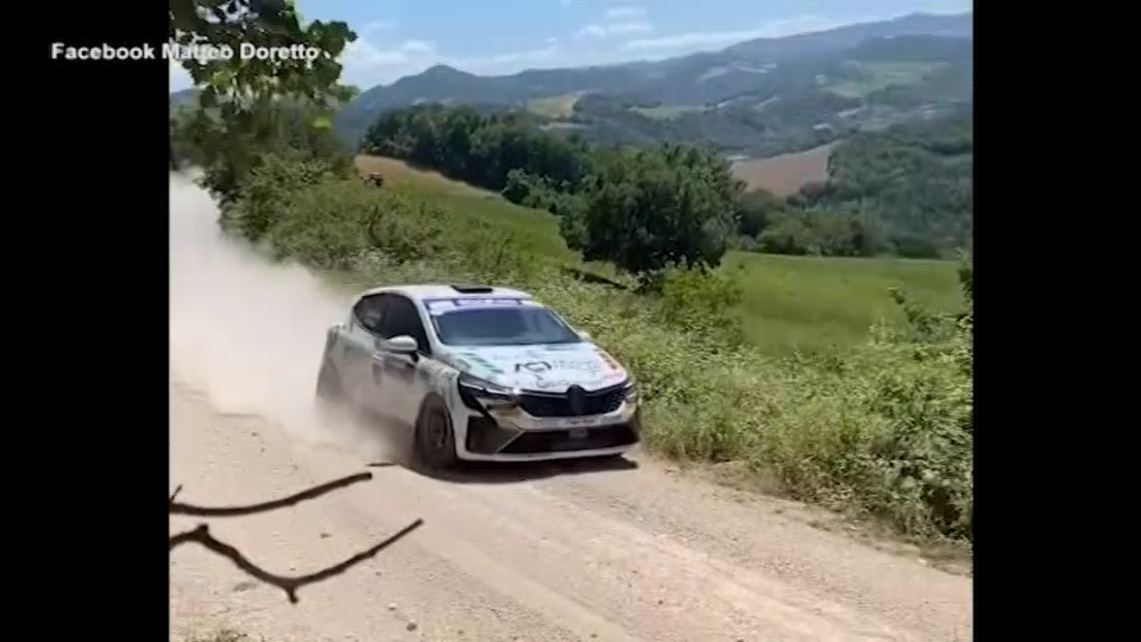matteo doretto morto nelle prove del rally in polonia i video al volante sui suoi social