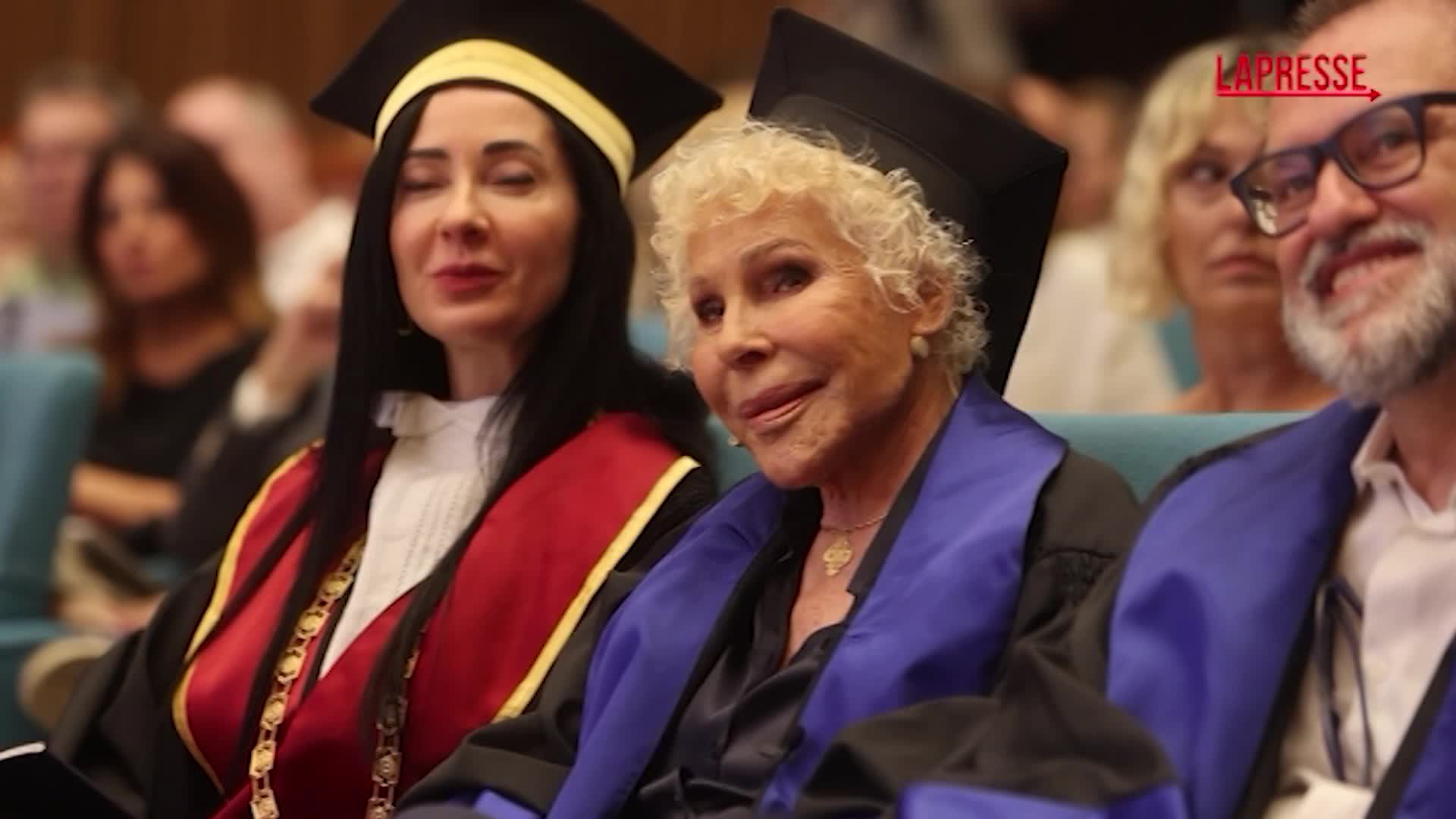 ornella vanoni laurea ad honorem alla statale di milano la commozione della cantante