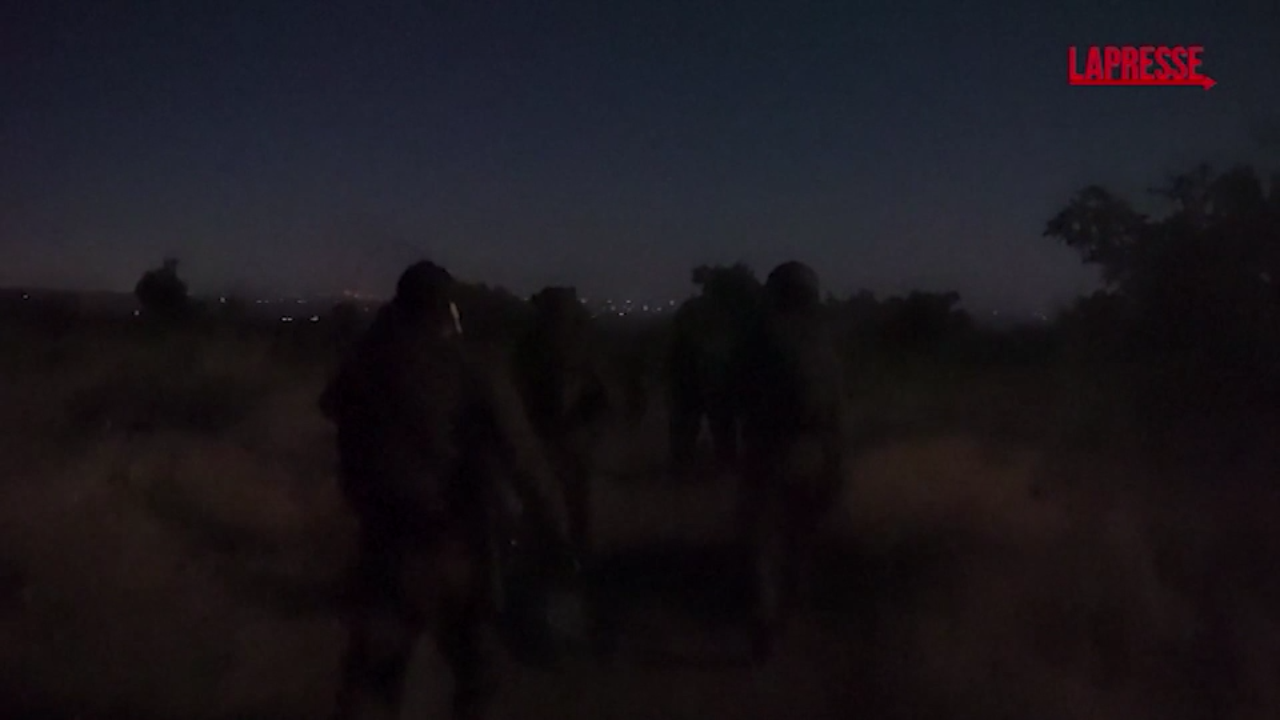 Esercito israeliano arresta presunti membri di Hamas in Siria, il video dell’Idf Esercito israeliano arresta presunti membri di Hamas in Siria, il video dell’Idf