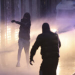 Irlanda del Nord, ancora scontri e tensioni: attacchi a sfondo razziale a case e centri di accoglienza