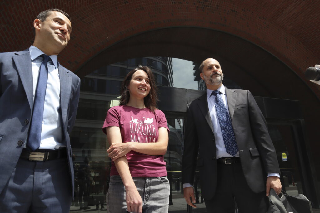harvard rilasciata su cauzione la ricercatrice accusata di contrabbando di embrioni di rana