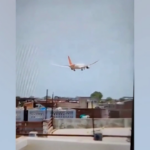 Aereo caduto in India, il momento dello schianto