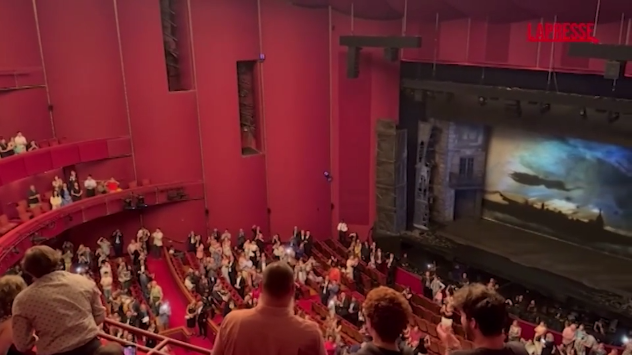 usa fischi a applausi a trump mentre assisteva a les mis233rables al kennedy center