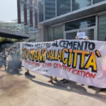 Milano, blitz del centro sociale Cantiere a Porta Nuova contro la speculazione edilizia
