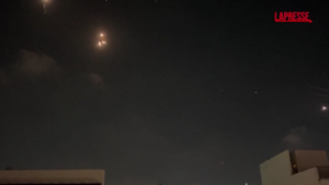 Israele, pioggia di missili nel cielo di Tel Aviv