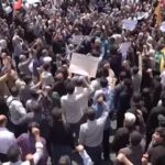 Israele attacca Iran, in centinaia protestano a Teheran